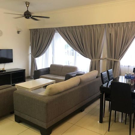 Beach Resort 7 Home Stay Sri Sayang Apartment Batu Ferringhi 3Bedroom Buitenkant foto